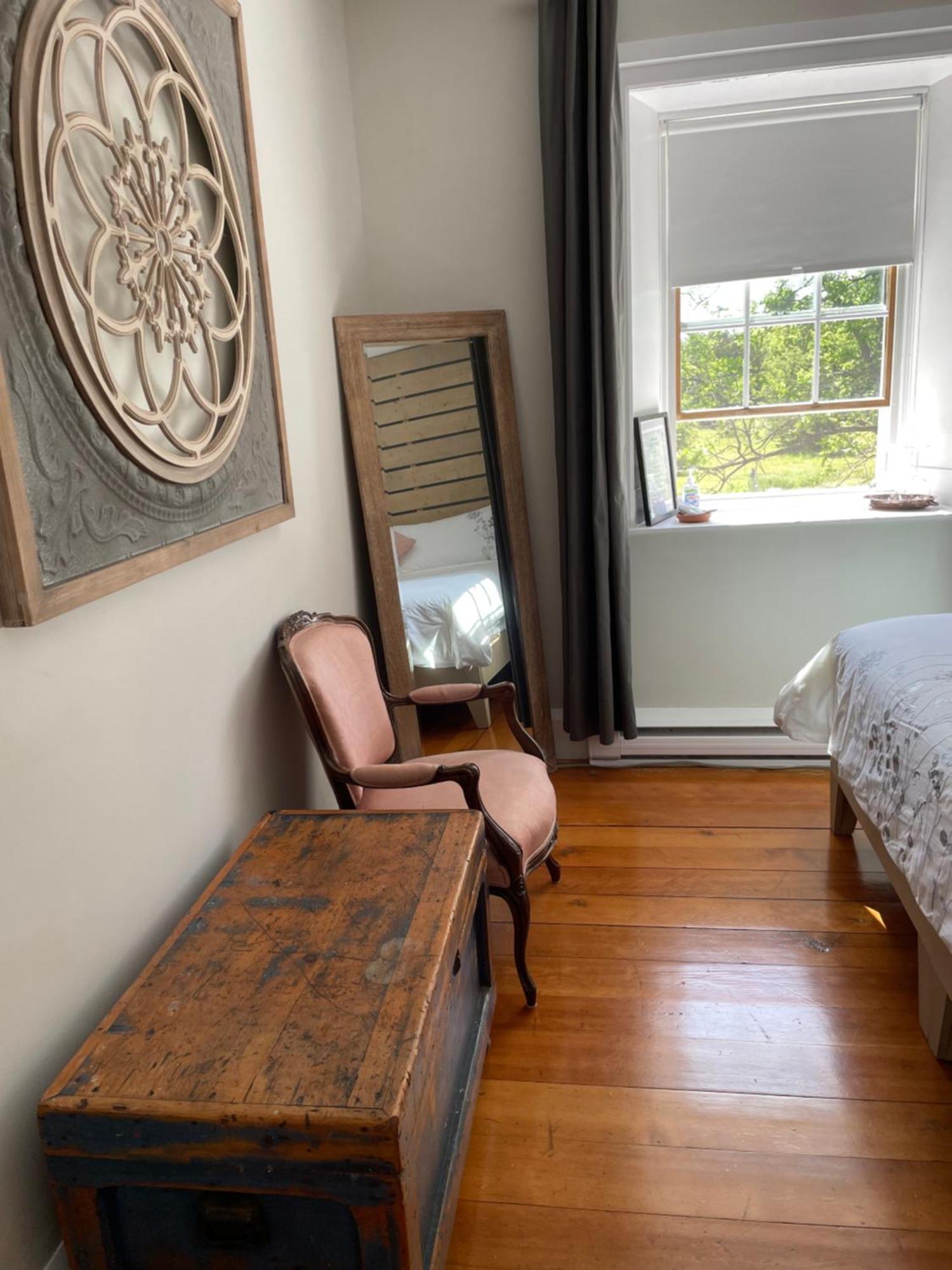 Harlem Stonegate B&B Portland Room photo